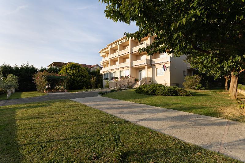 Hotel Epario Lopar Exterior foto